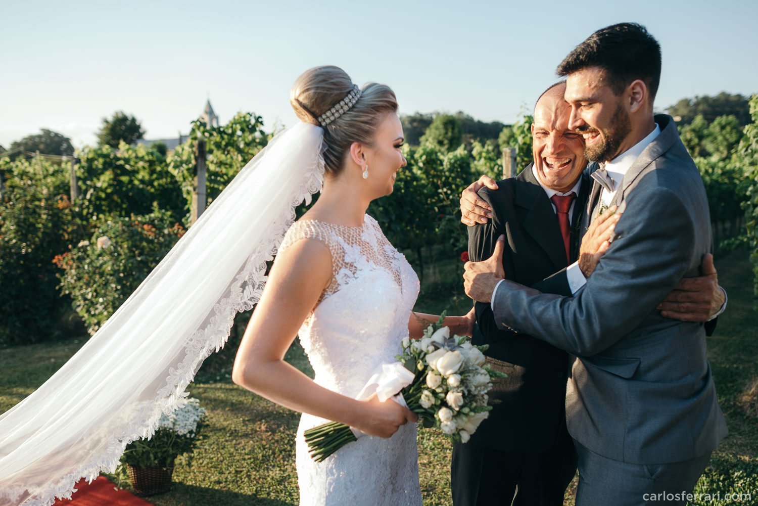 carlosferrari-fotografia-casamento-aliara-e-giba-vinicola-lovara-bento-goncalves-serragaucha-fotosdiferentes-espontaneas_56