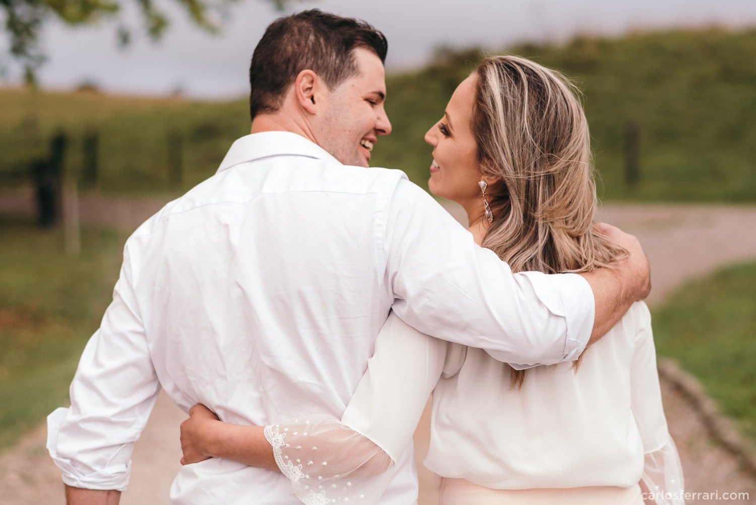carlosferrari-fotografia-precasamento-andreiaejoelcio-cabanha-cavalos-fotosdiferentes-espontaneas_17