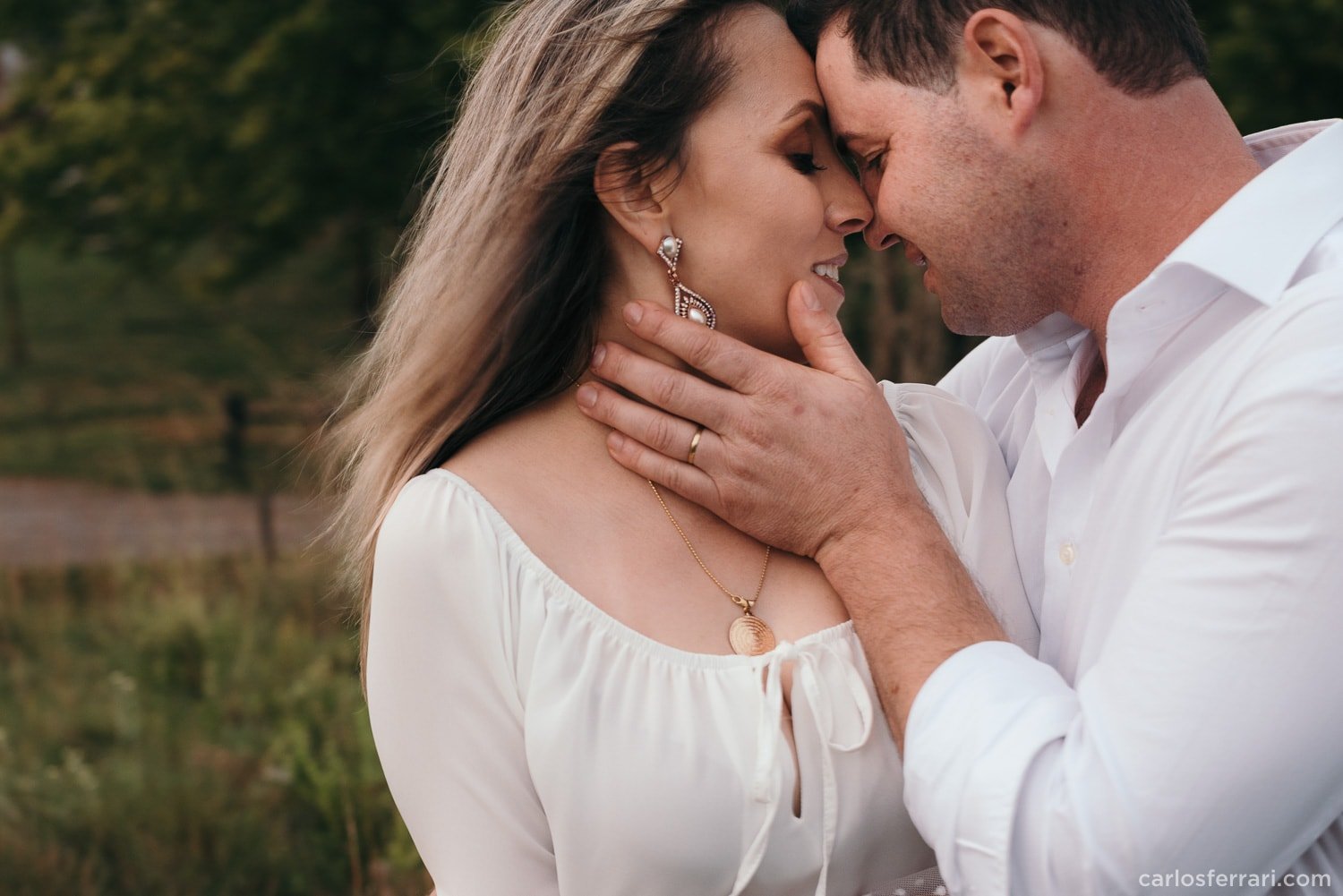 carlosferrari-fotografia-precasamento-andreiaejoelcio-cabanha-cavalos-fotosdiferentes-espontaneas_29