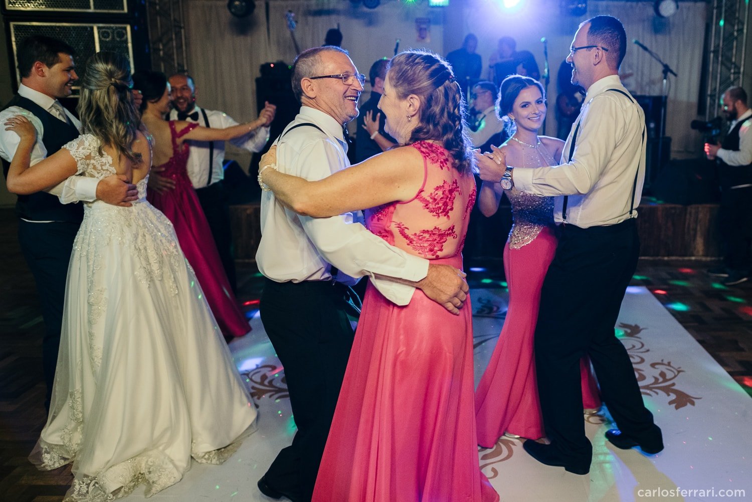 carlosferrari-fotografia-casamento-carlosbarbosa-andreiaejoelcio-fotosdiferentes-espontaneas_078