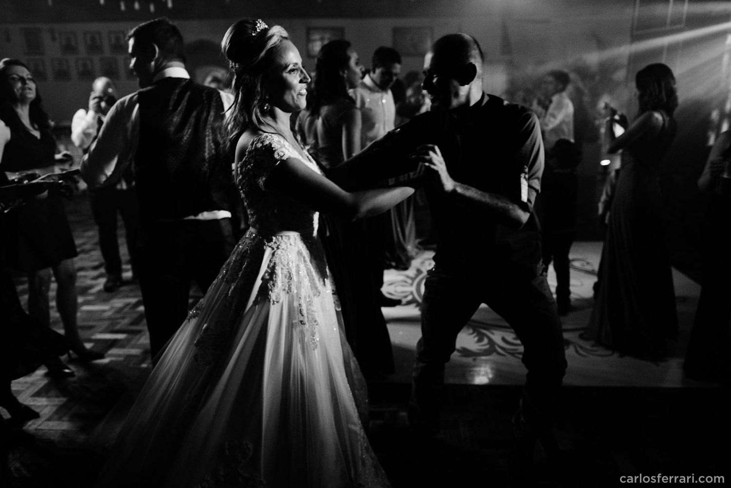 carlosferrari-fotografia-casamento-carlosbarbosa-andreiaejoelcio-fotosdiferentes-espontaneas_079