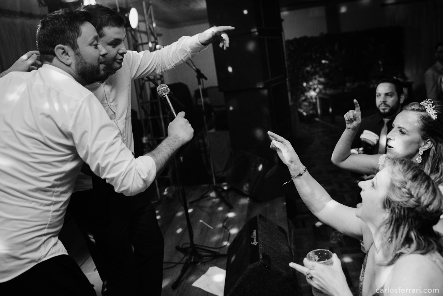 carlosferrari-fotografia-casamento-carlosbarbosa-andreiaejoelcio-fotosdiferentes-espontaneas_097