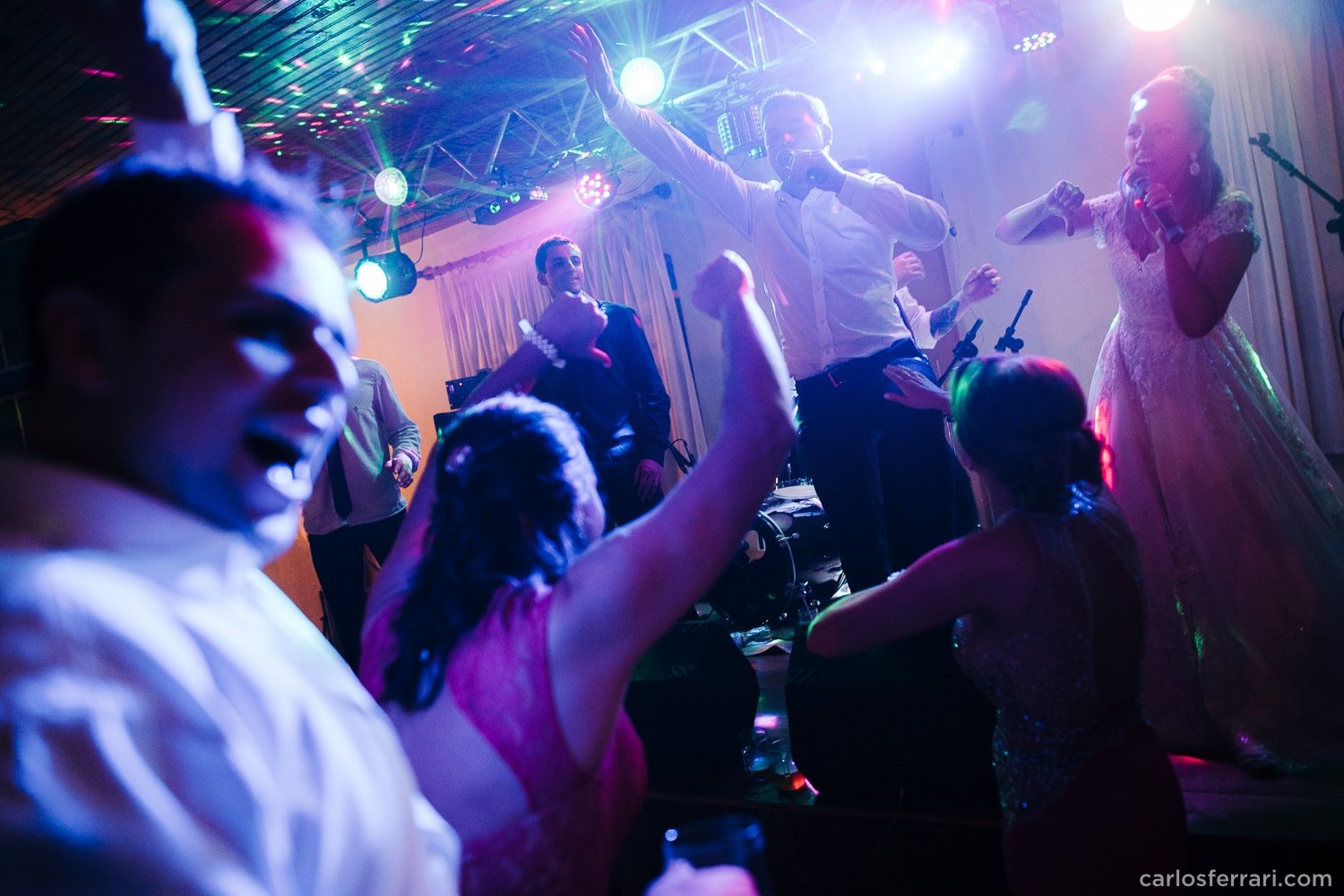 carlosferrari-fotografia-casamento-carlosbarbosa-andreiaejoelcio-fotosdiferentes-espontaneas_098