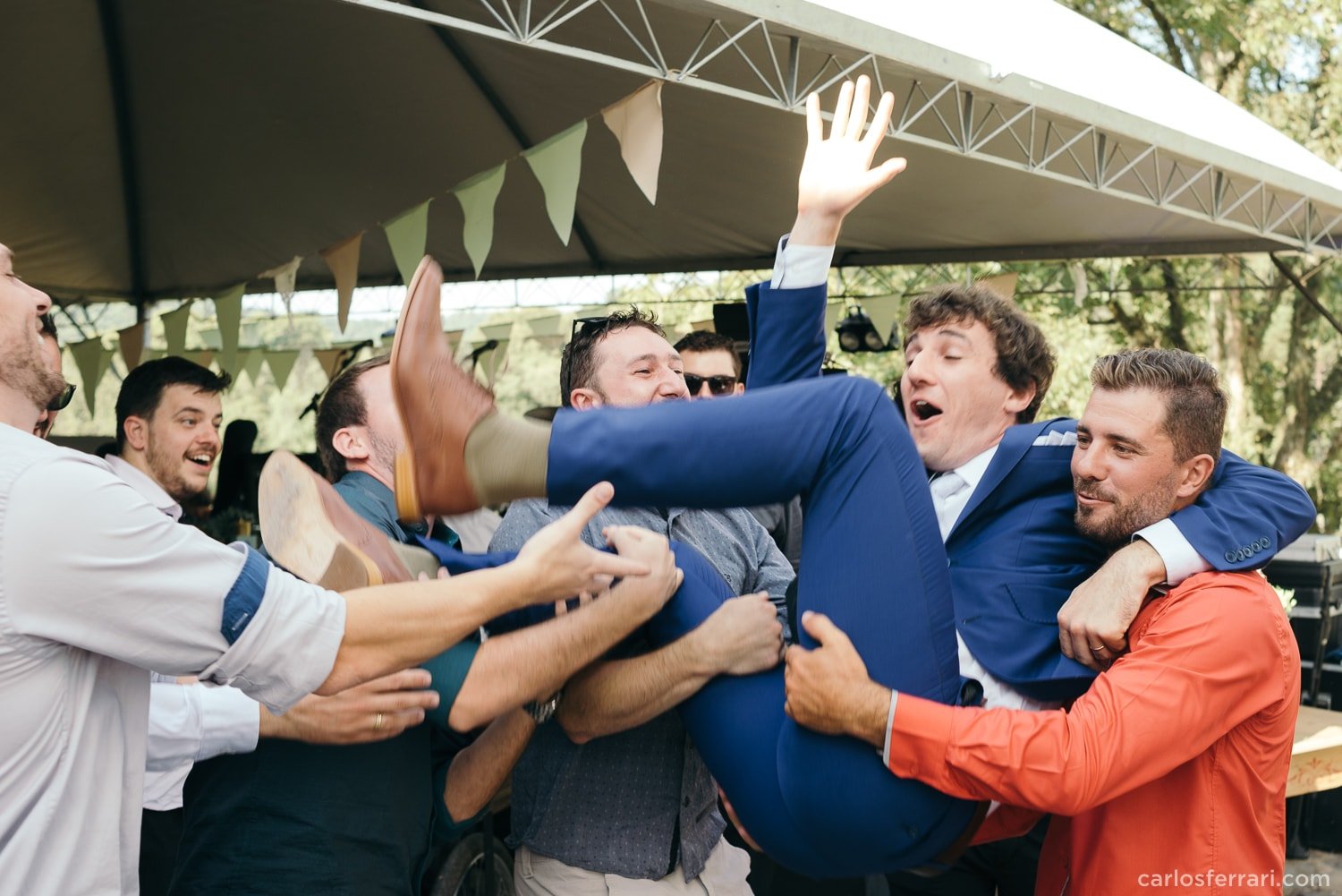 carlosferrari-fotografia-casamento-villamatuella-garibaldi-crisealan-fotosdiferentes-espontaneas_088