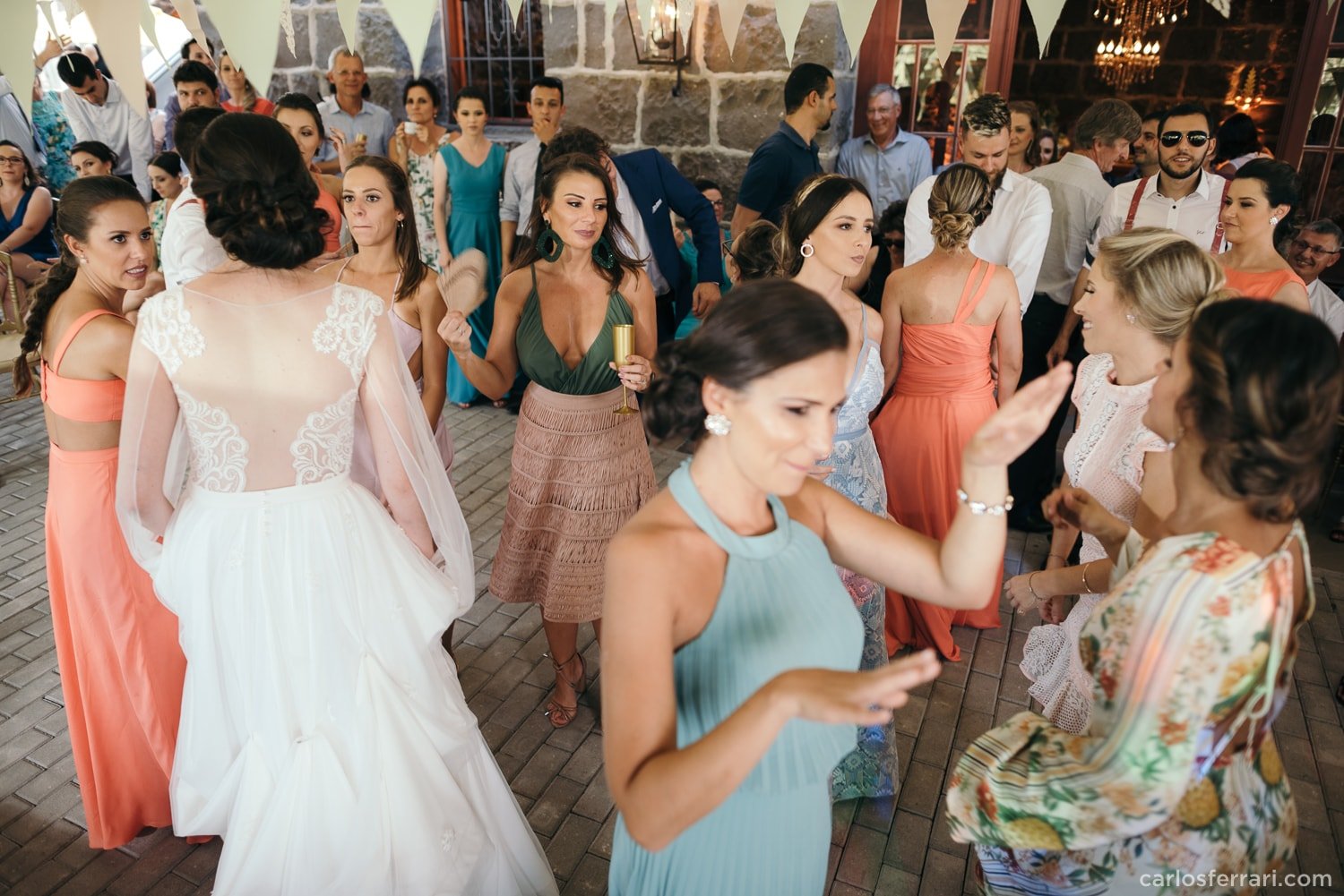 carlosferrari-fotografia-casamento-villamatuella-garibaldi-crisealan-fotosdiferentes-espontaneas_096