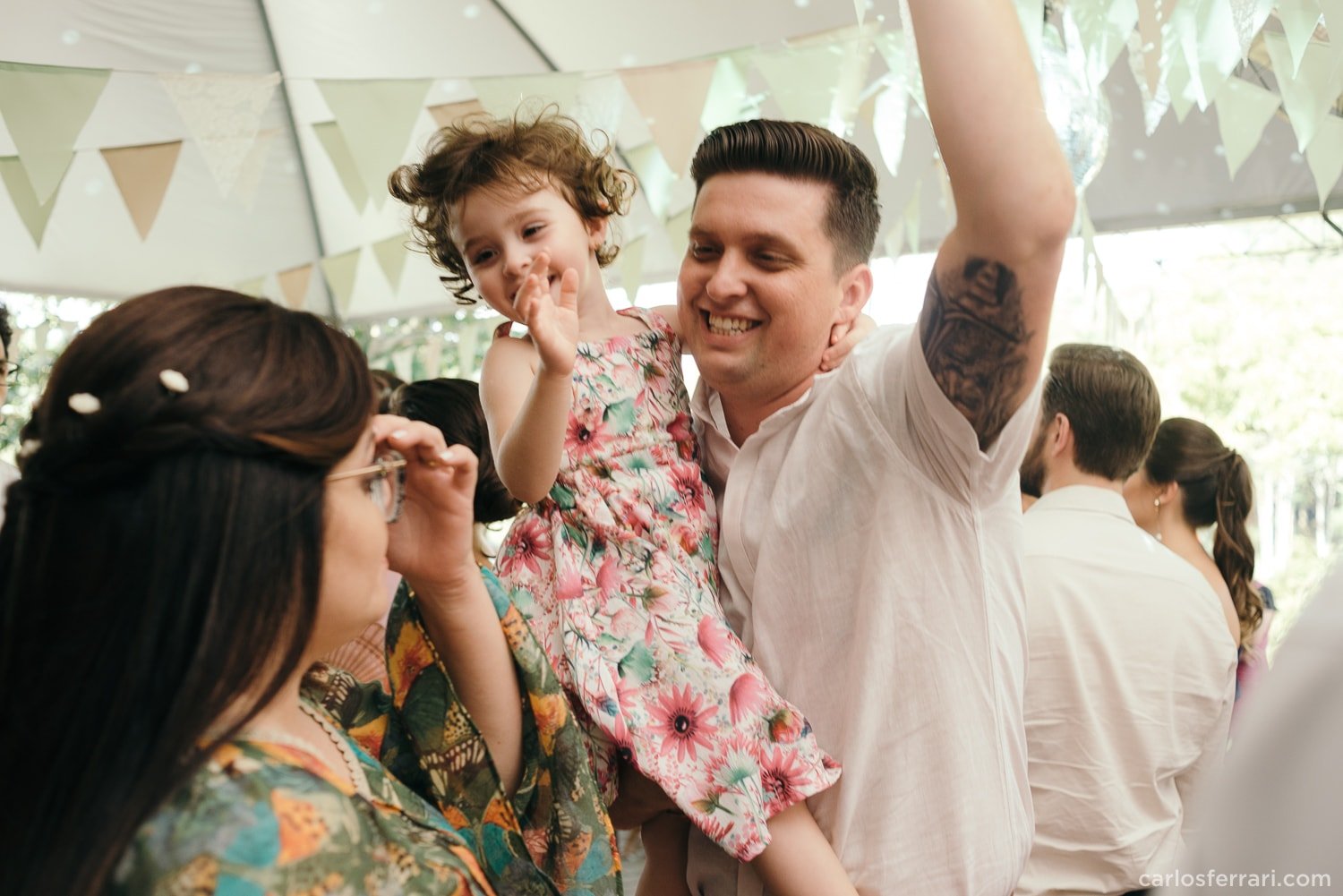 carlosferrari-fotografia-casamento-villamatuella-garibaldi-crisealan-fotosdiferentes-espontaneas_097