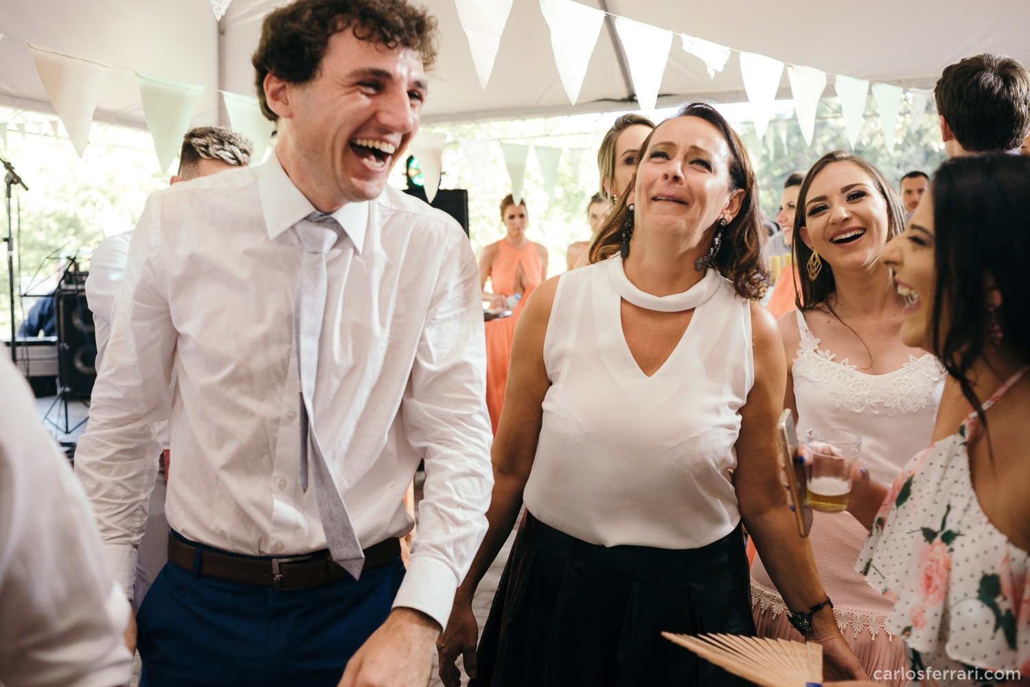 carlosferrari-fotografia-casamento-villamatuella-garibaldi-crisealan-fotosdiferentes-espontaneas_098