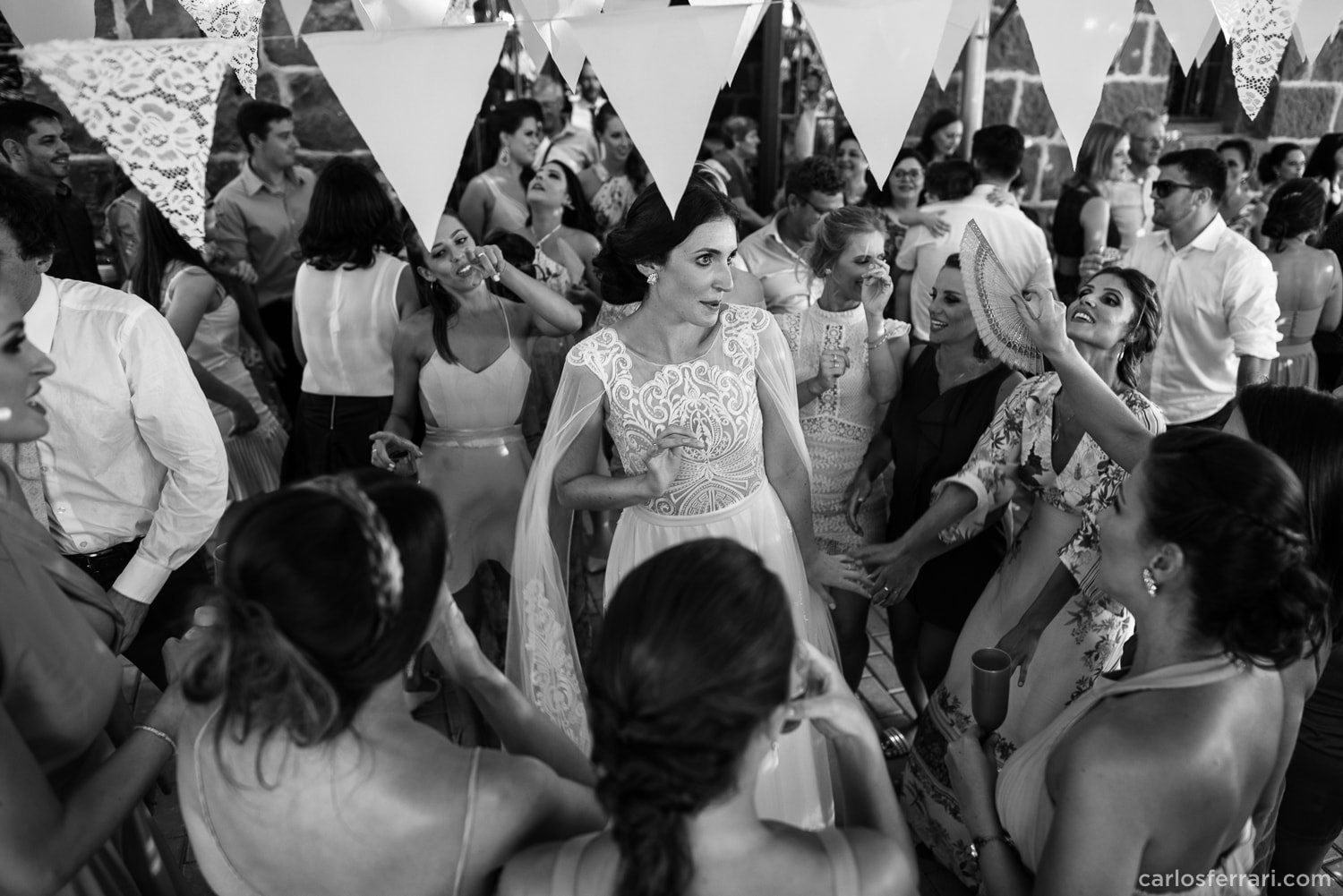 carlosferrari-fotografia-casamento-villamatuella-garibaldi-crisealan-fotosdiferentes-espontaneas_099