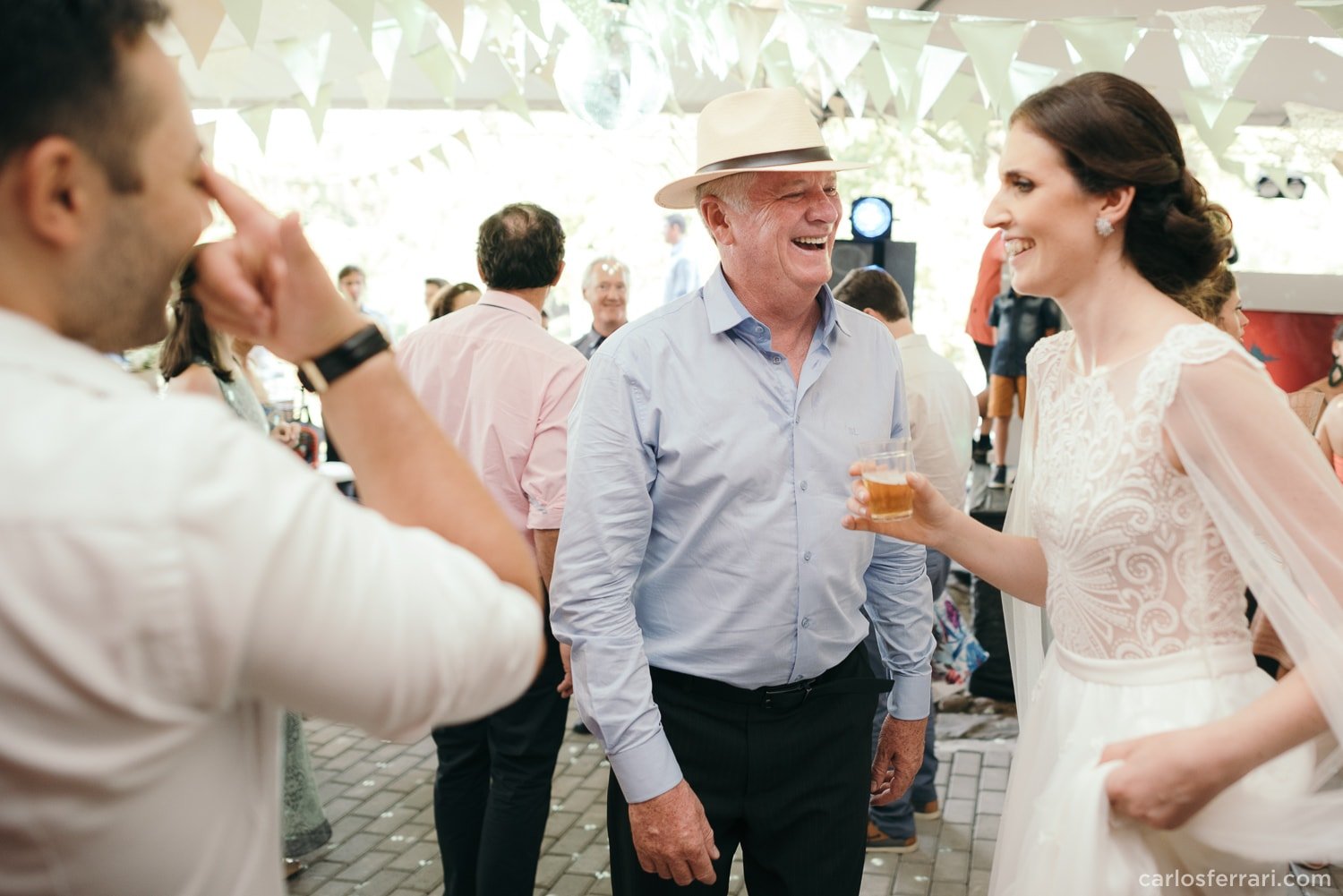 carlosferrari-fotografia-casamento-villamatuella-garibaldi-crisealan-fotosdiferentes-espontaneas_103