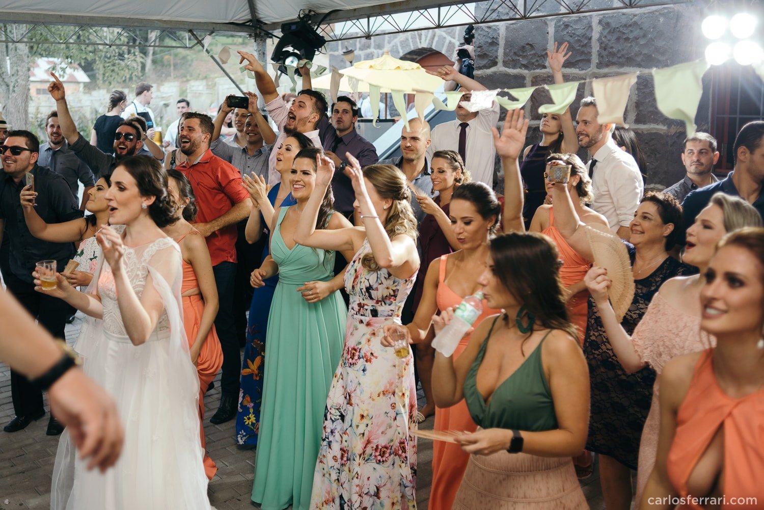 carlosferrari-fotografia-casamento-villamatuella-garibaldi-crisealan-fotosdiferentes-espontaneas_111