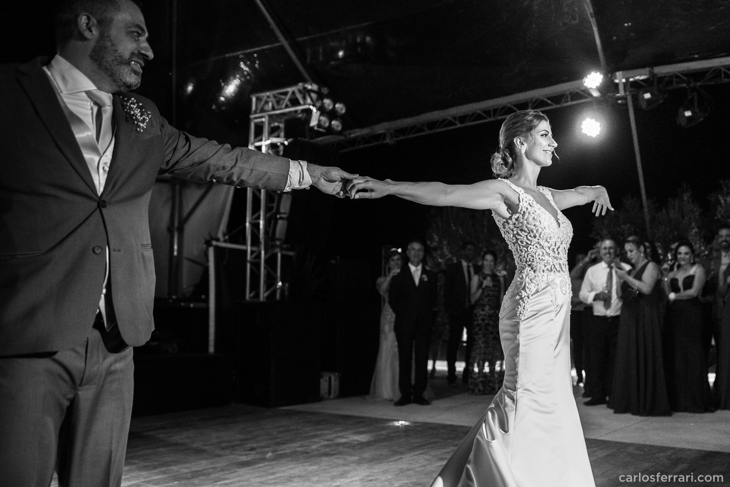 carlosferrari-fotografia-casamento-vinicola-donguerino-altofeliz-alineemarcos-fotosdiferentes-espontaneas_074