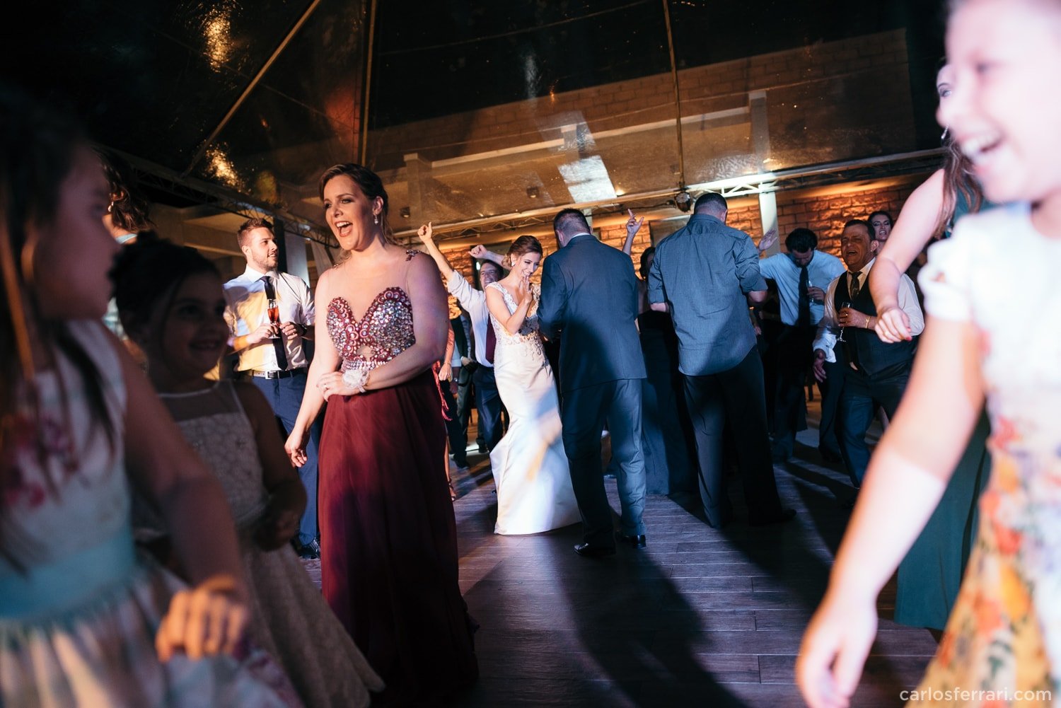 carlosferrari-fotografia-casamento-vinicola-donguerino-altofeliz-alineemarcos-fotosdiferentes-espontaneas_082