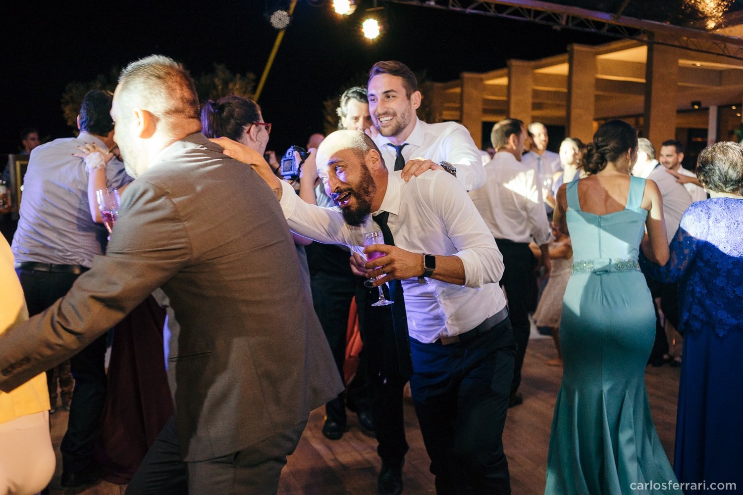 carlosferrari-fotografia-casamento-vinicola-donguerino-altofeliz-alineemarcos-fotosdiferentes-espontaneas_085