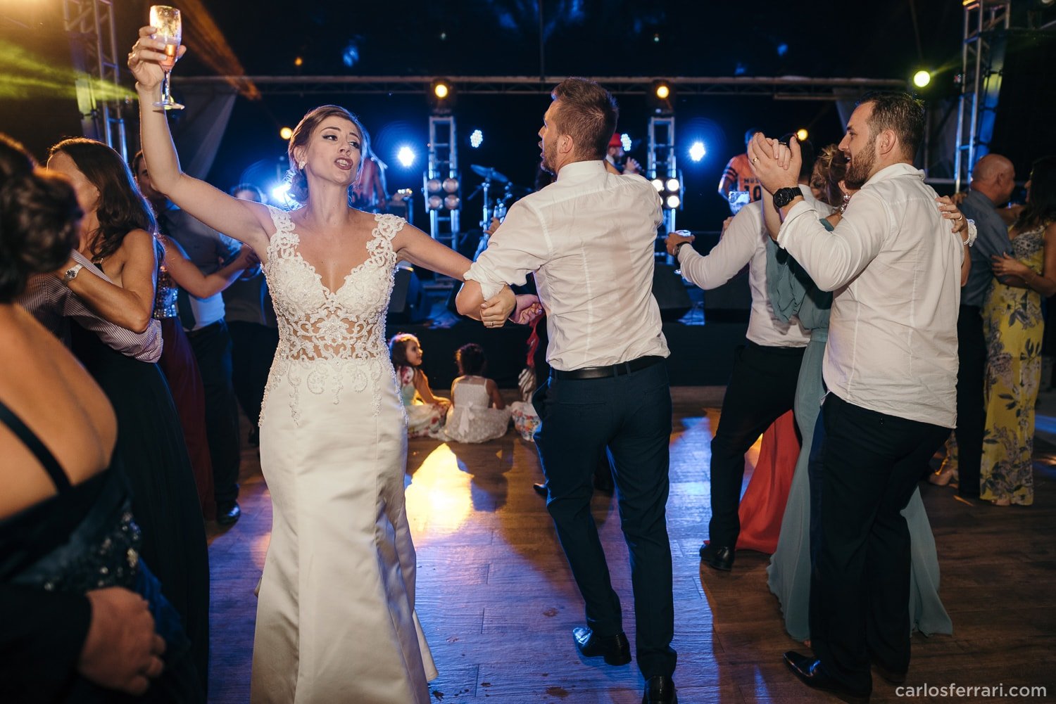 carlosferrari-fotografia-casamento-vinicola-donguerino-altofeliz-alineemarcos-fotosdiferentes-espontaneas_088