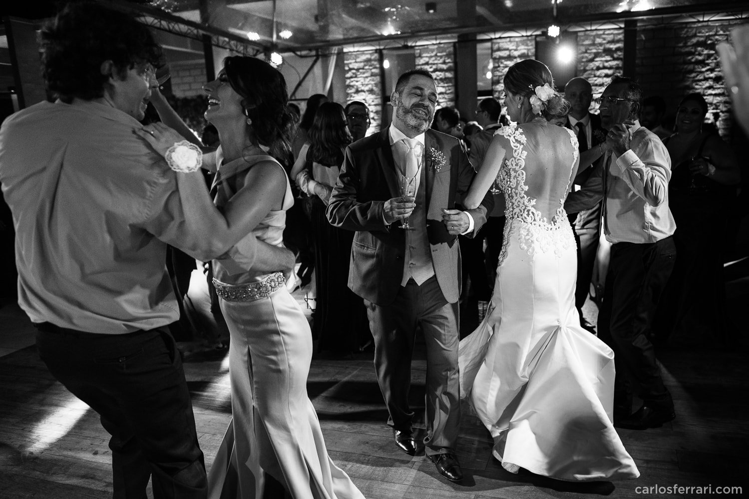 carlosferrari-fotografia-casamento-vinicola-donguerino-altofeliz-alineemarcos-fotosdiferentes-espontaneas_089