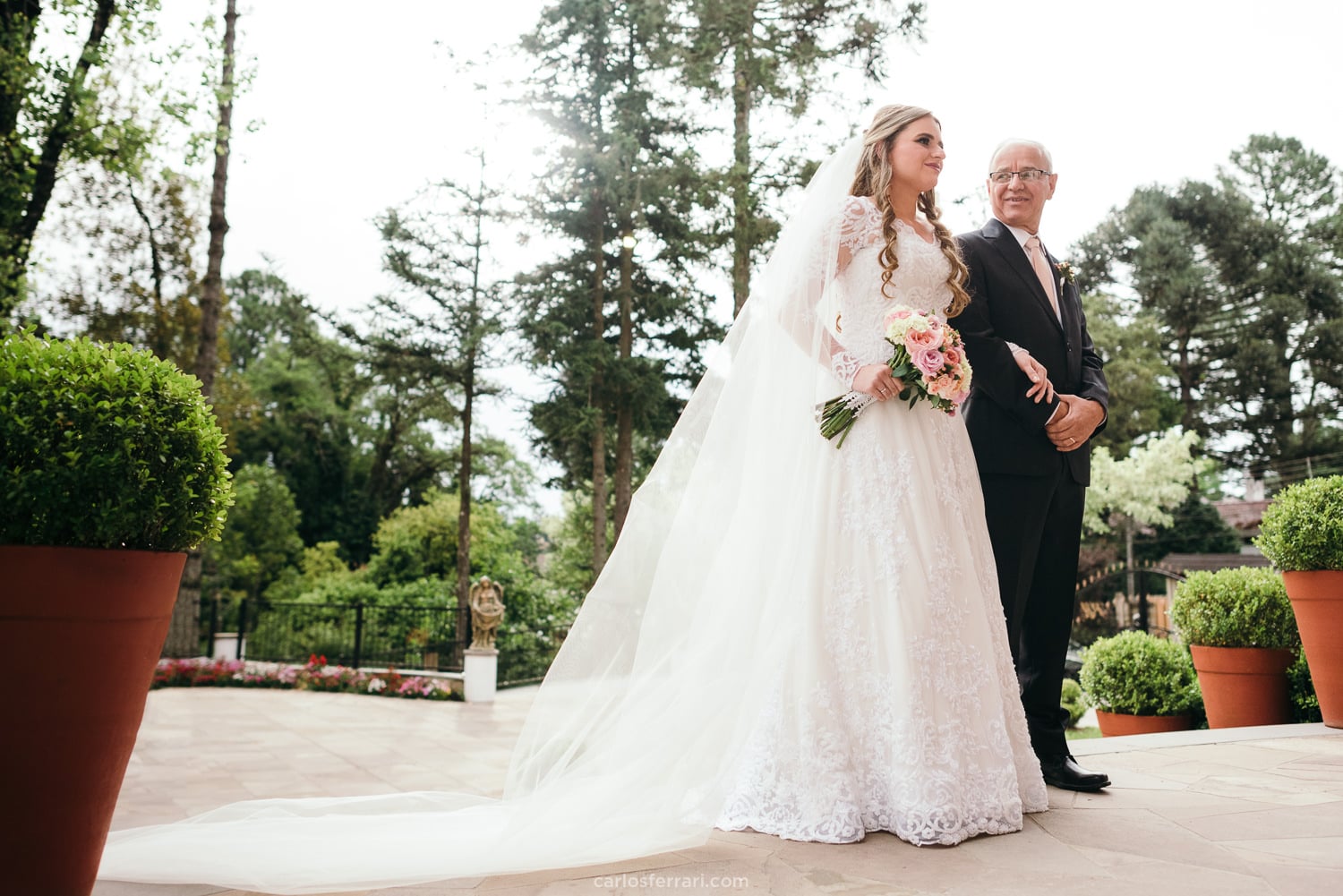 casamento-em-gramado-hotel-ritta-hopnner-case-na-serragaucha-tarsila-e-antonio-carlosferrari-fotografia_39