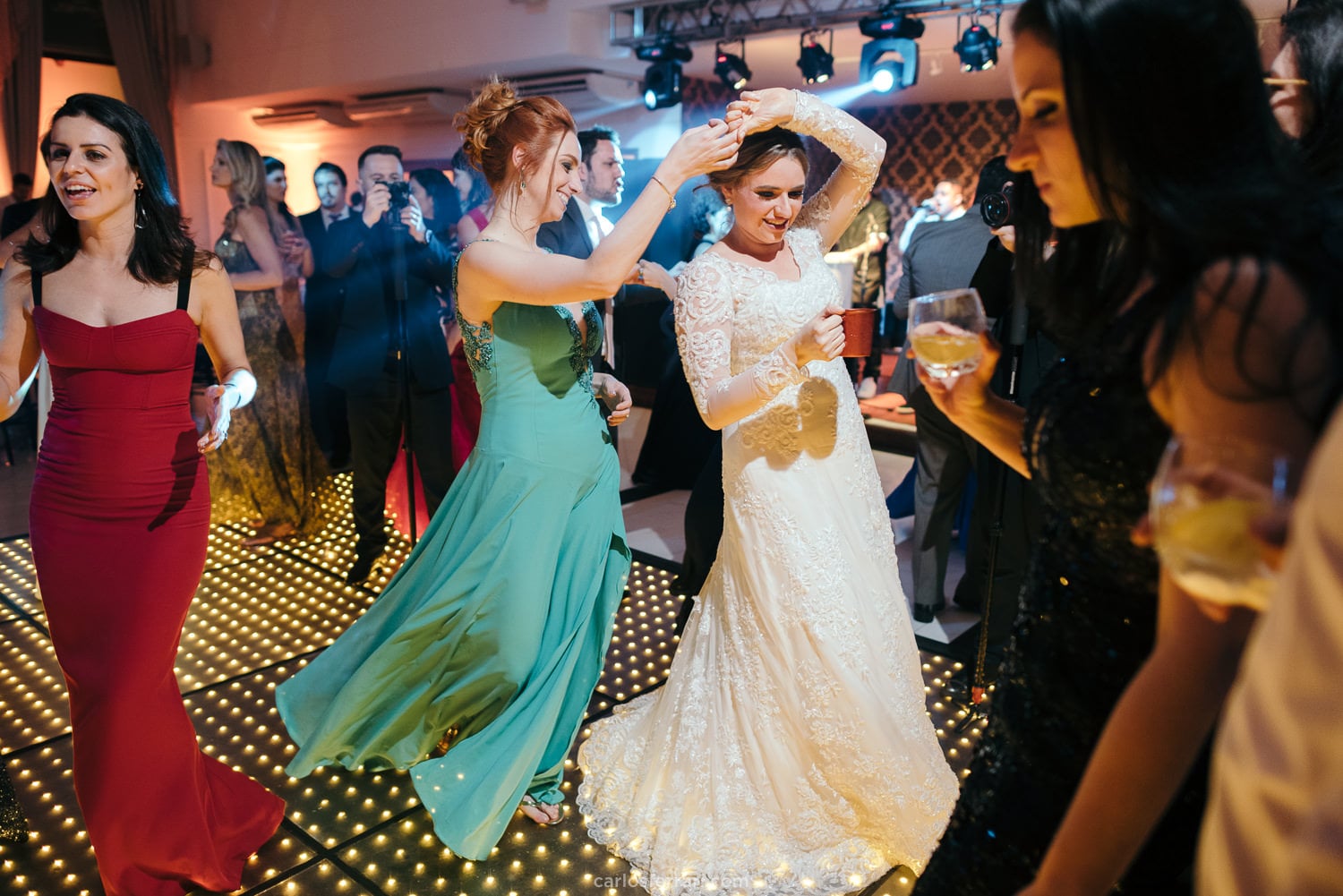 casamento-em-gramado-hotel-ritta-hopnner-case-na-serragaucha-tarsila-e-antonio-carlosferrari-fotografia_72