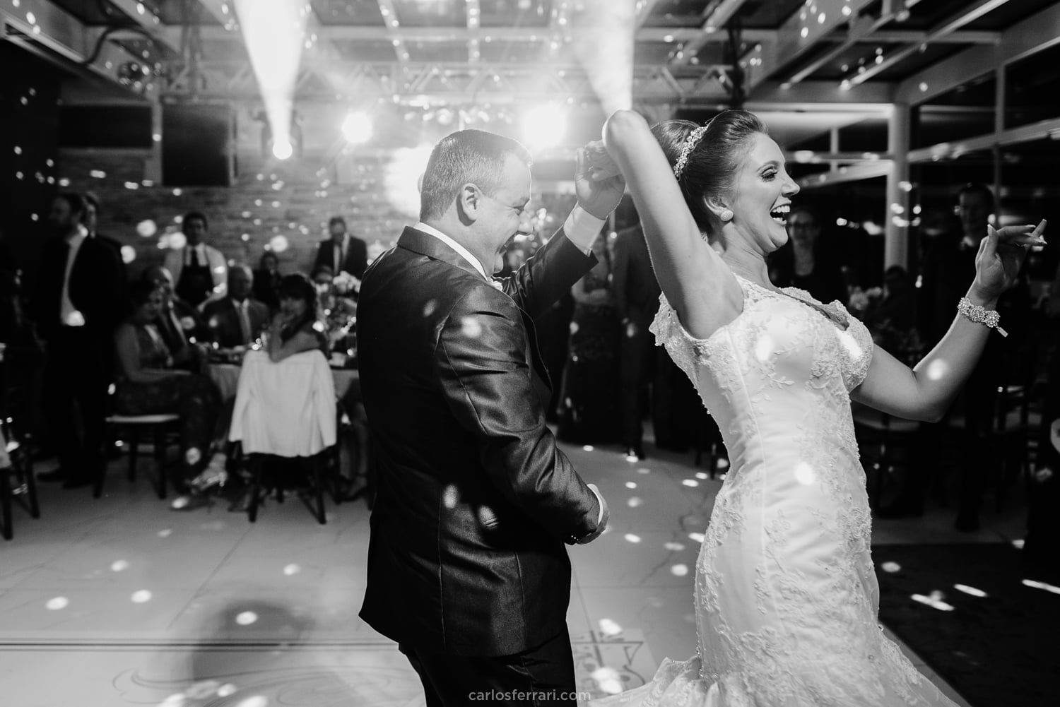 casamento-vale-dos-vinhedos-santorini-garden-bentogoncalves-serragaucha-karen-edi-carlosferrari-fotografia70