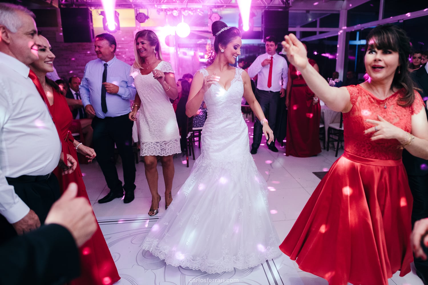 casamento-vale-dos-vinhedos-santorini-garden-bentogoncalves-serragaucha-karen-edi-carlosferrari-fotografia73