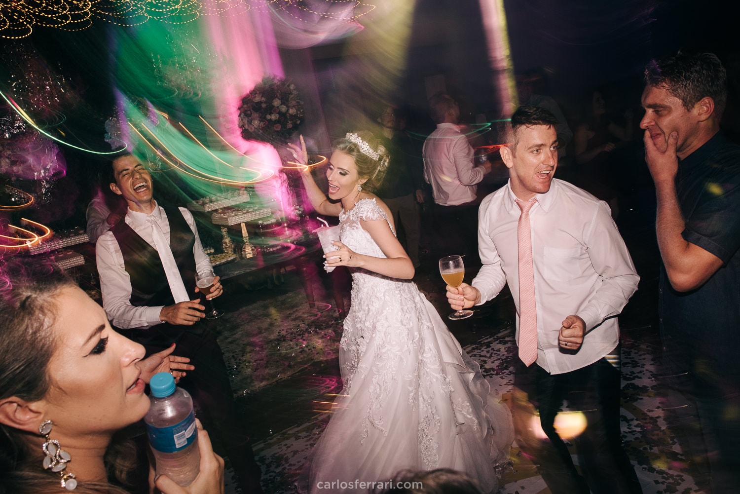 carlosferrari-fotografia-casamento-ao-ar-livre-serragaucha-brunaemateus-fotosdiferentes-espontaneas_102