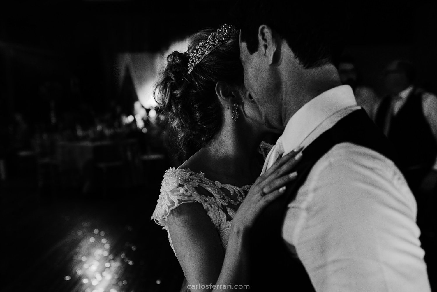 carlosferrari-fotografia-casamento-ao-ar-livre-serragaucha-brunaemateus-fotosdiferentes-espontaneas_103