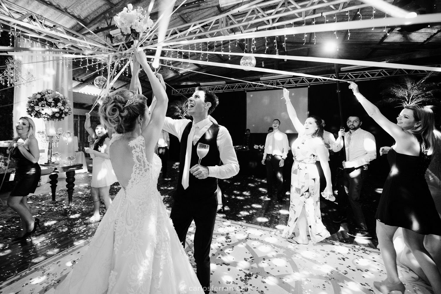 carlosferrari-fotografia-casamento-ao-ar-livre-serragaucha-brunaemateus-fotosdiferentes-espontaneas_106