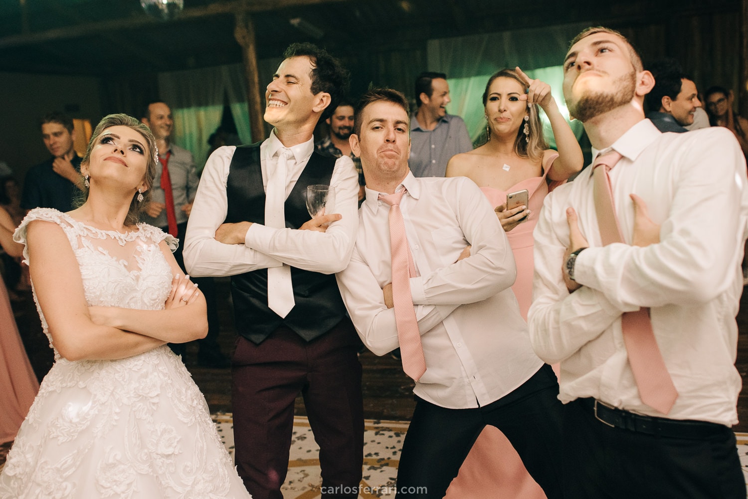 carlosferrari-fotografia-casamento-ao-ar-livre-serragaucha-brunaemateus-fotosdiferentes-espontaneas_113