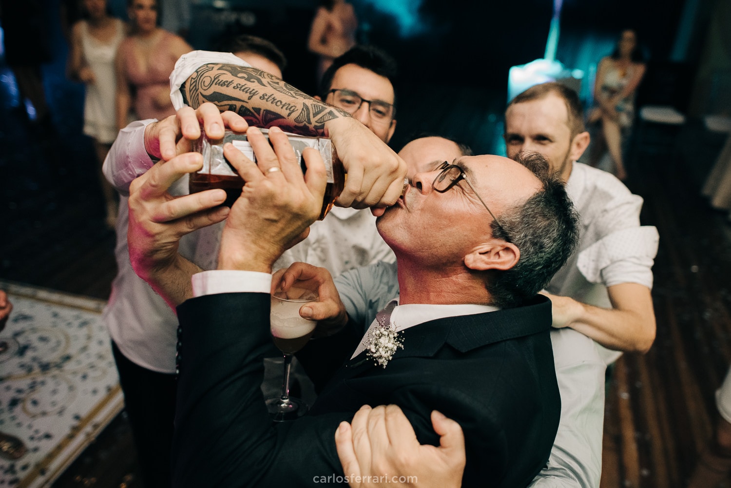 carlosferrari-fotografia-casamento-ao-ar-livre-serragaucha-brunaemateus-fotosdiferentes-espontaneas_118