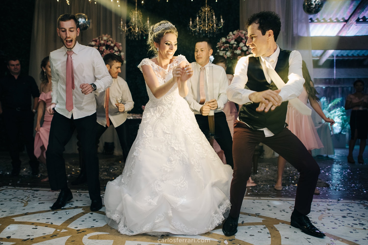 carlosferrari-fotografia-casamento-ao-ar-livre-serragaucha-brunaemateus-fotosdiferentes-espontaneas_120