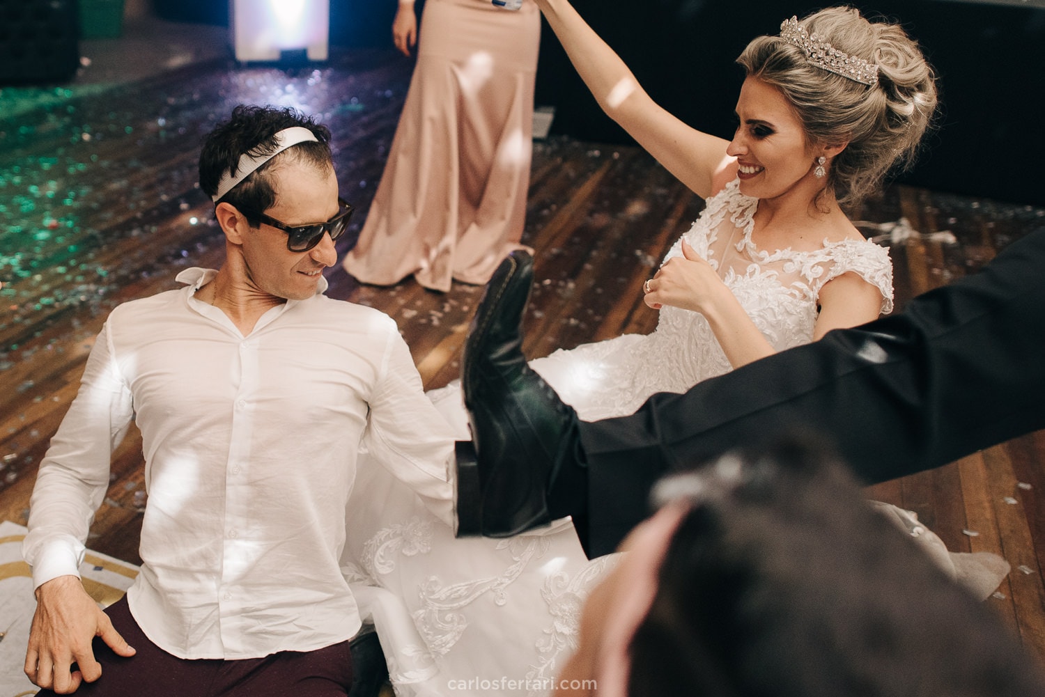 carlosferrari-fotografia-casamento-ao-ar-livre-serragaucha-brunaemateus-fotosdiferentes-espontaneas_125