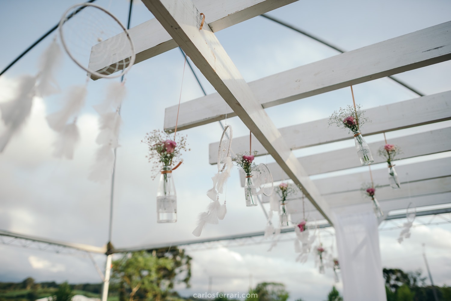 carlosferrari-fotografia-casamento-ao-ar-livre-serragaucha-brunaemateus-fotosdiferentes-espontaneas_40