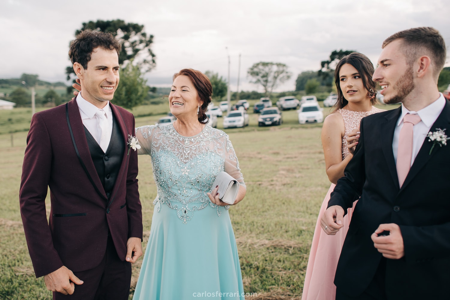 carlosferrari-fotografia-casamento-ao-ar-livre-serragaucha-brunaemateus-fotosdiferentes-espontaneas_44