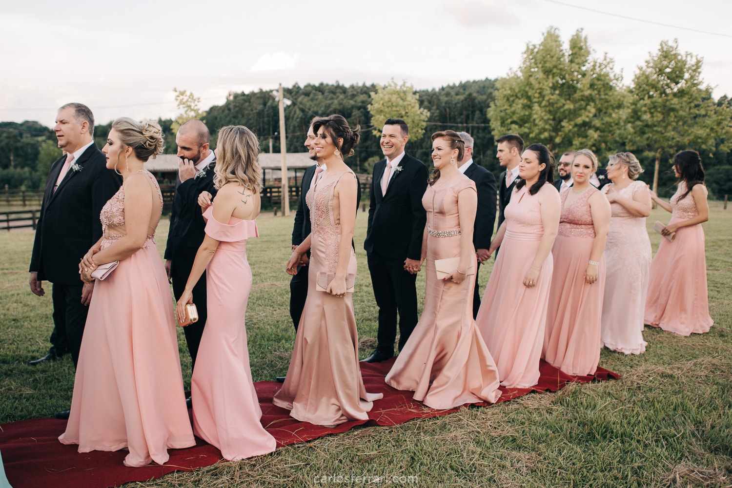 carlosferrari-fotografia-casamento-ao-ar-livre-serragaucha-brunaemateus-fotosdiferentes-espontaneas_45