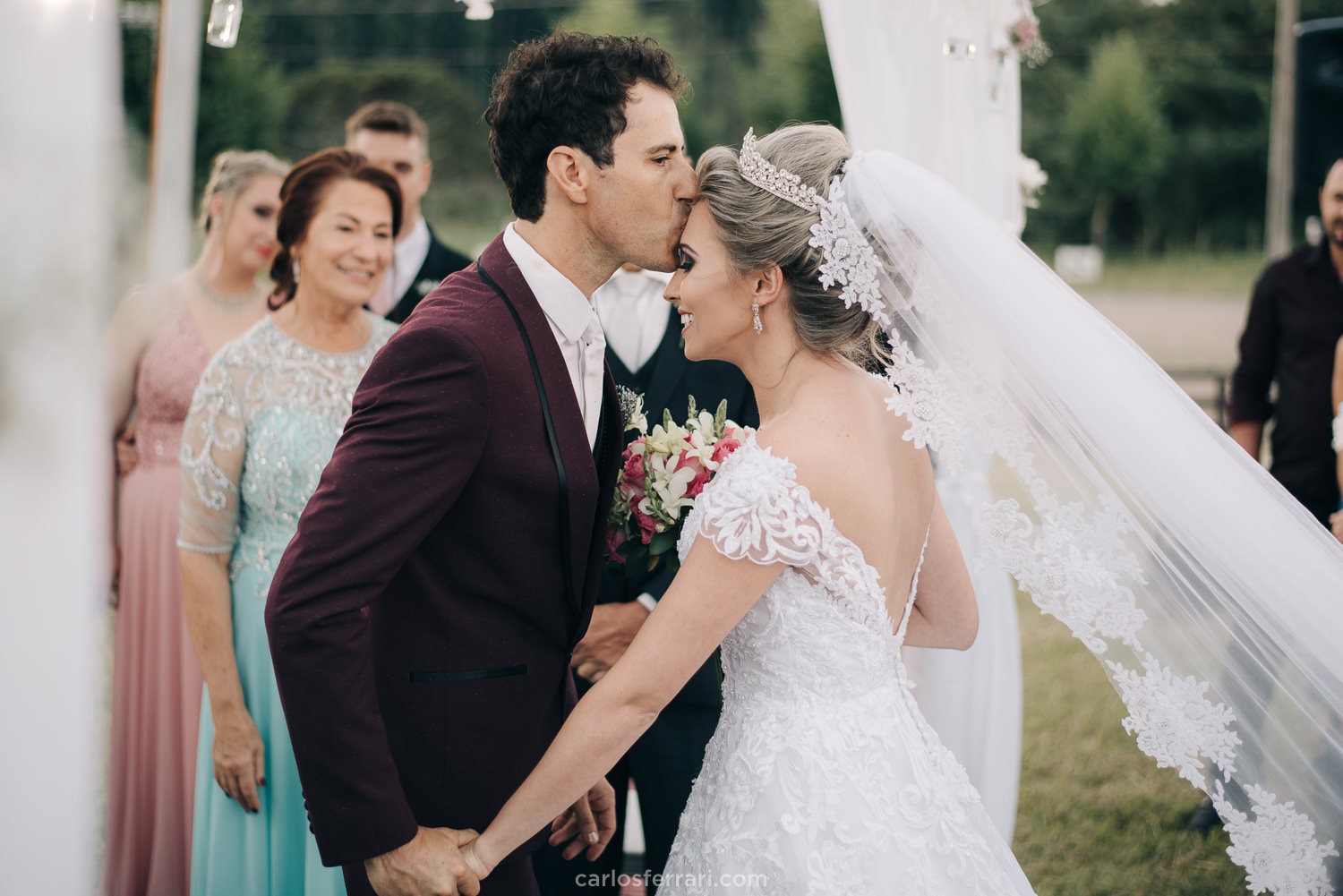 carlosferrari-fotografia-casamento-ao-ar-livre-serragaucha-brunaemateus-fotosdiferentes-espontaneas_52