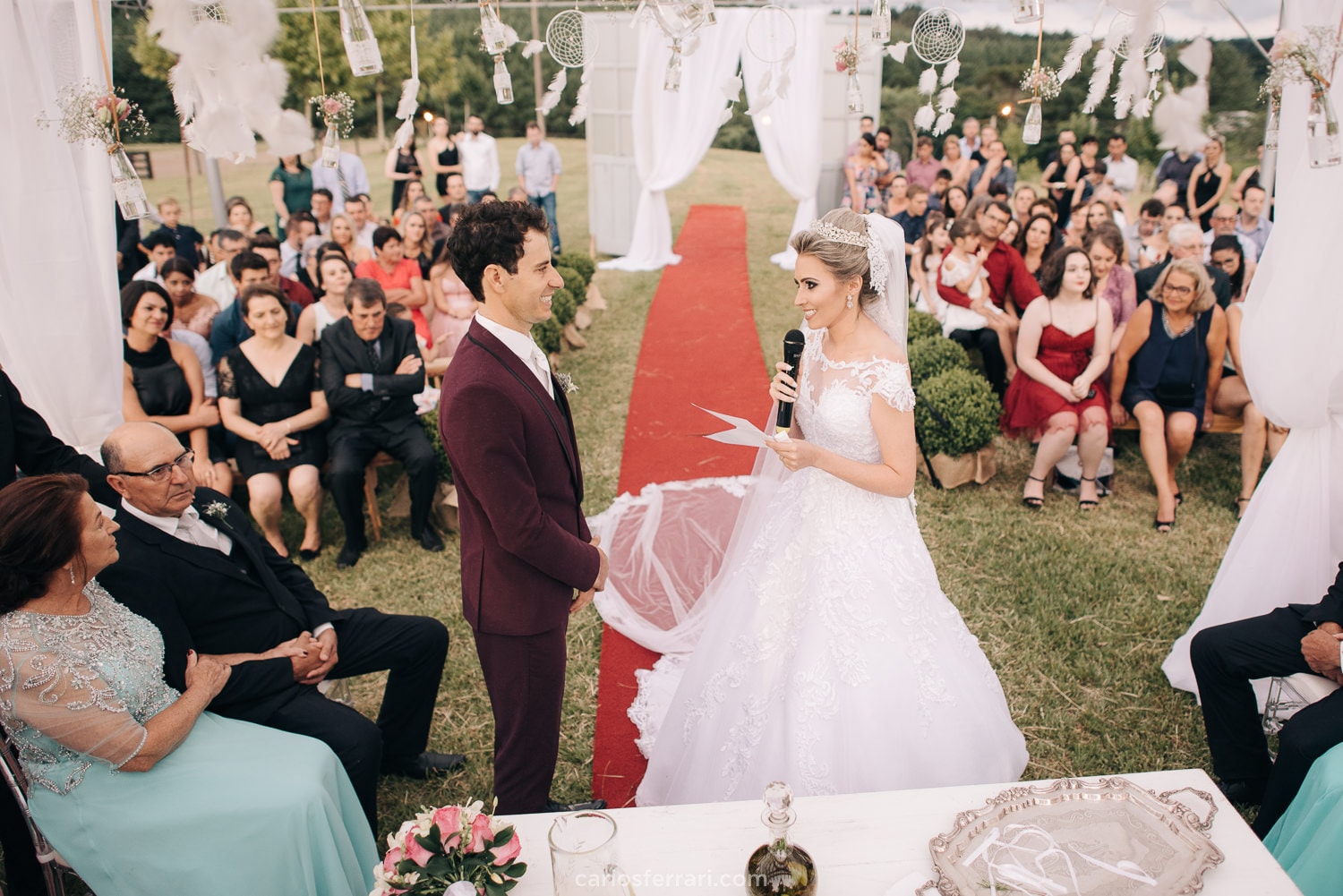 carlosferrari-fotografia-casamento-ao-ar-livre-serragaucha-brunaemateus-fotosdiferentes-espontaneas_63