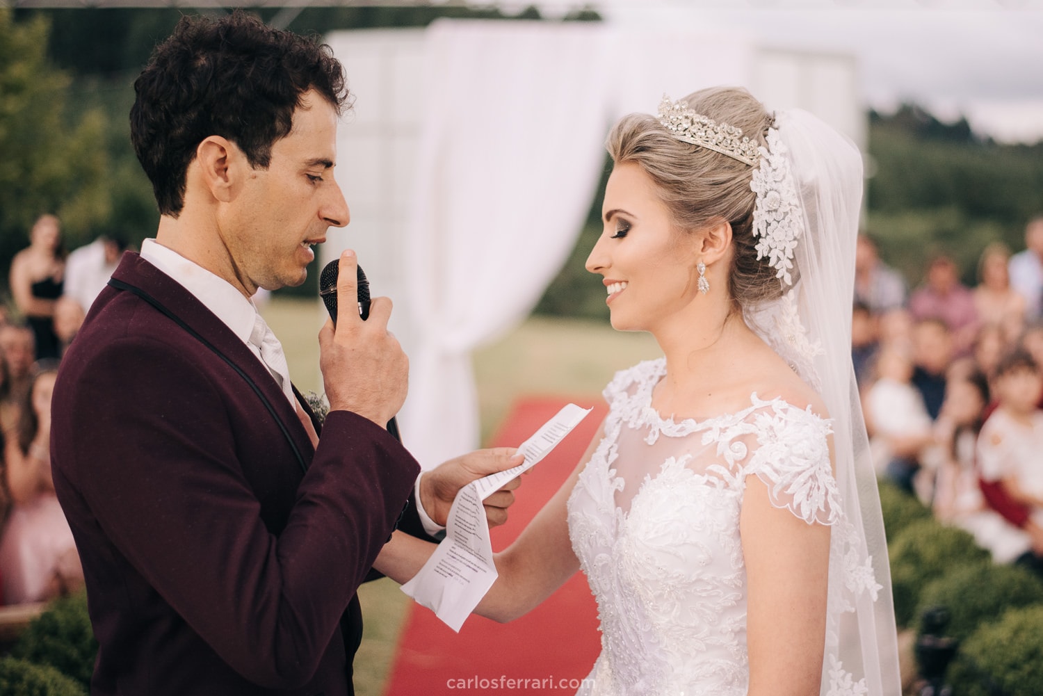 carlosferrari-fotografia-casamento-ao-ar-livre-serragaucha-brunaemateus-fotosdiferentes-espontaneas_64