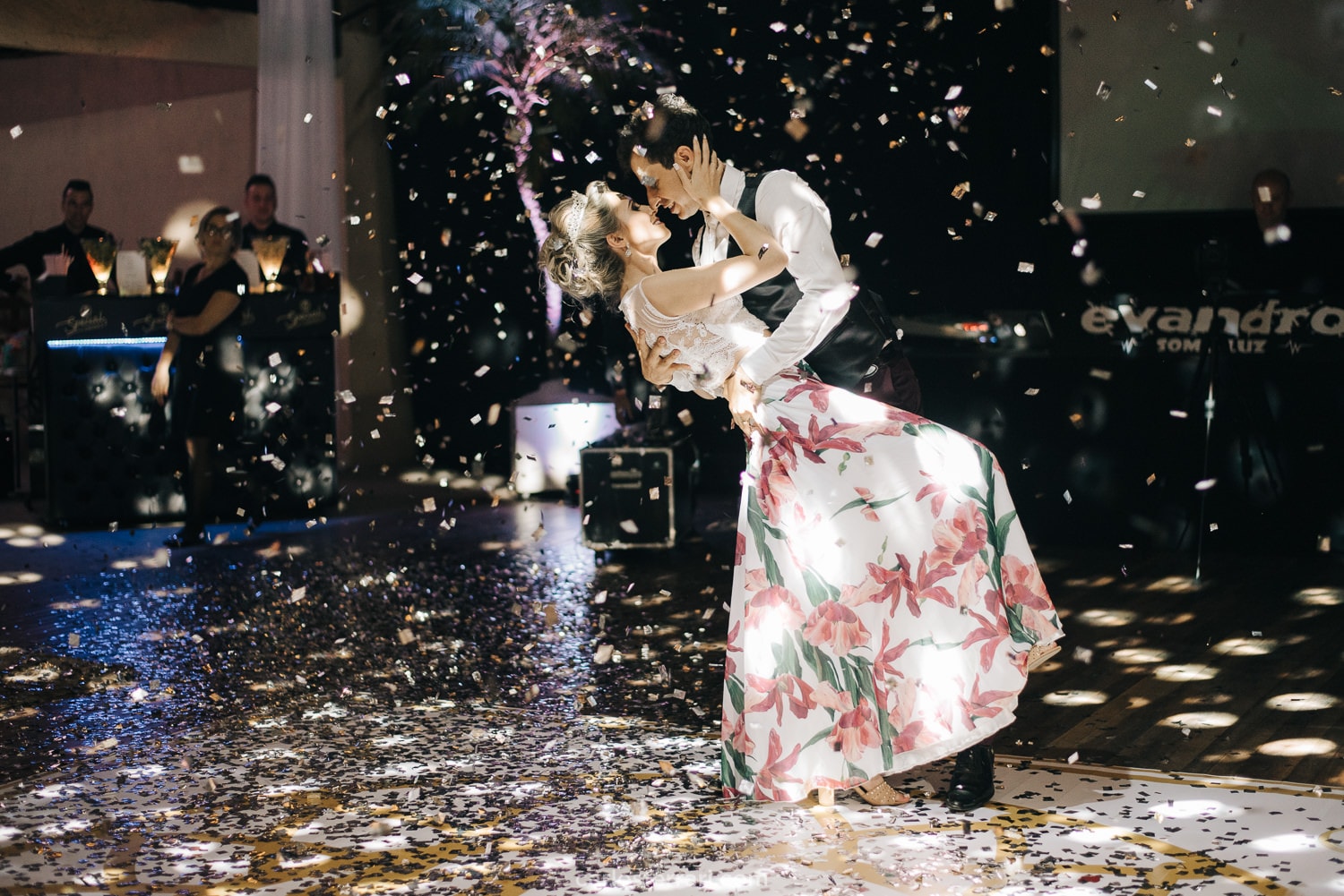 carlosferrari-fotografia-casamento-ao-ar-livre-serragaucha-brunaemateus-fotosdiferentes-espontaneas_94