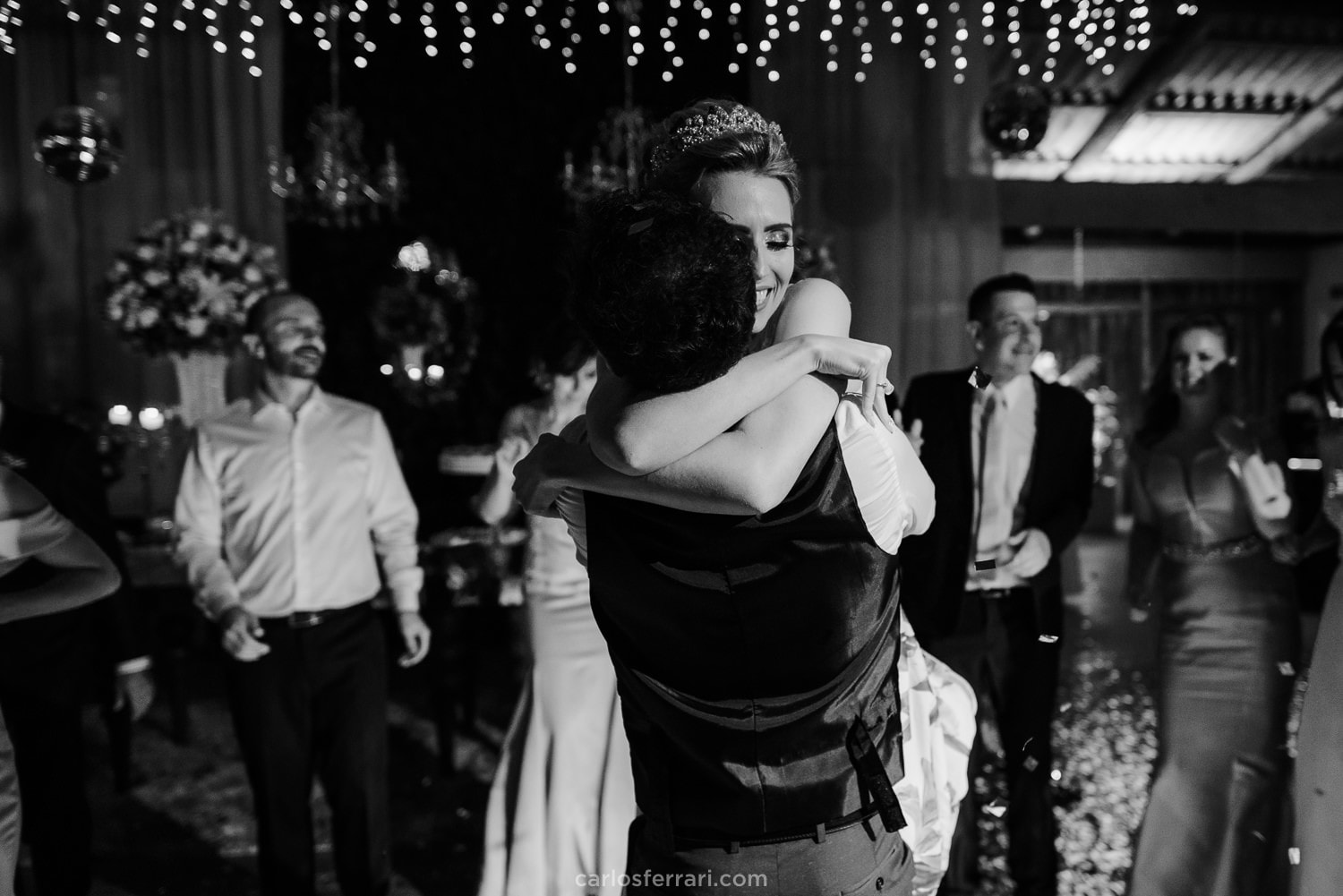 carlosferrari-fotografia-casamento-ao-ar-livre-serragaucha-brunaemateus-fotosdiferentes-espontaneas_95