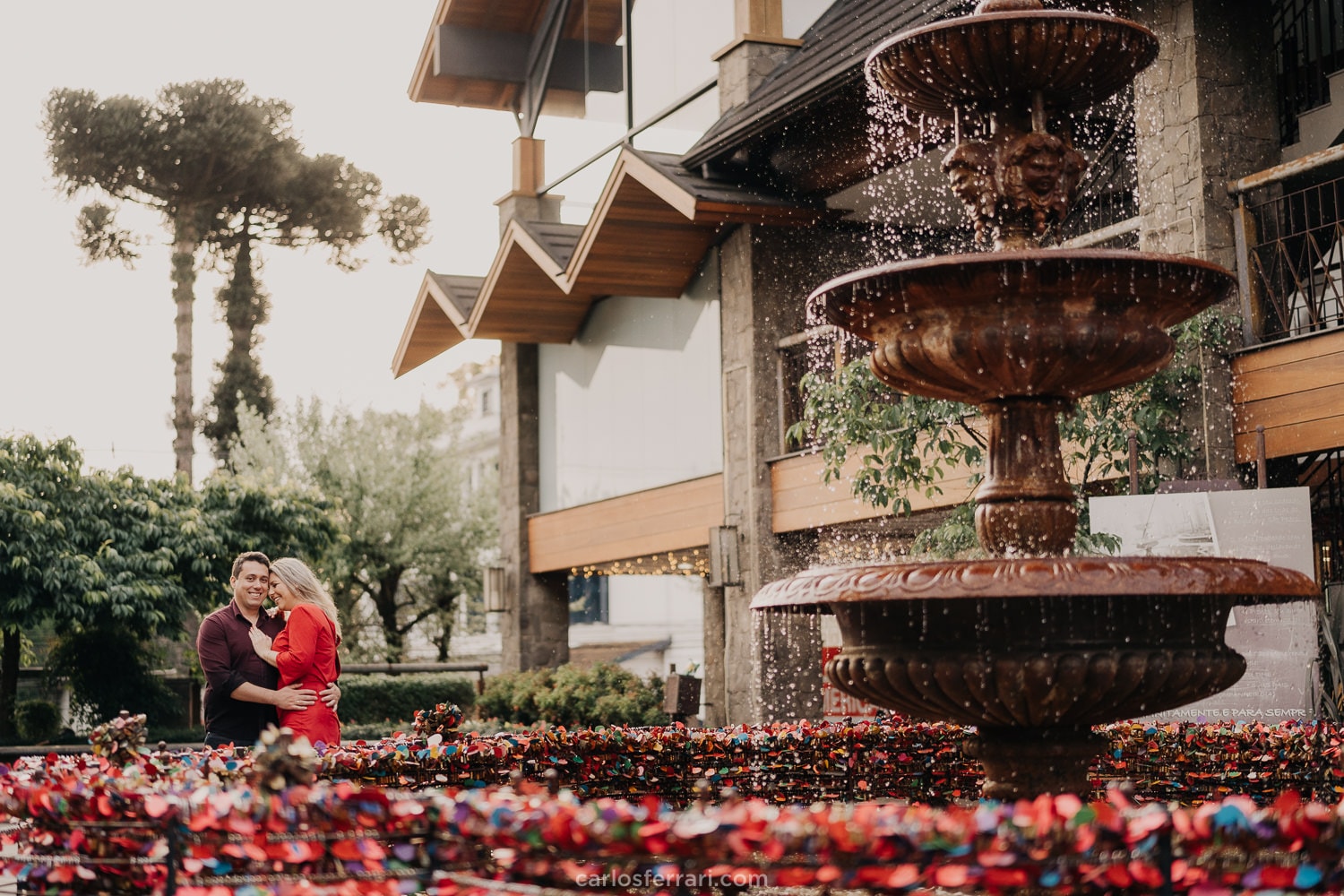 carlosferrari-fotografia-ensaio-pre-casamento-gramado-serragaucha-dienifer-e-pedro-lago-negro-fotografo-em-gramado_17