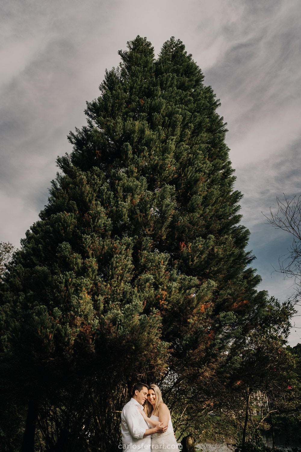 carlosferrari-fotografia-ensaio-pre-casamento-gramado-serragaucha-dienifer-e-pedro-lago-negro-fotografo-em-gramado_9